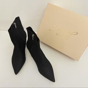 Badgley Mischka (Jewel) Pointed Toe Bootie Shimmery Sparkly Black / New In Box